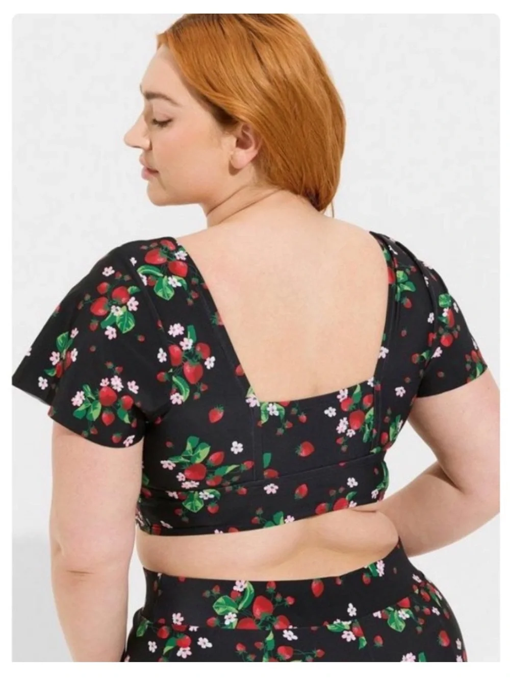 Retro Chic Torrid Sweet Strawberries Print Vtg Style Modest Wireless Bikini Top